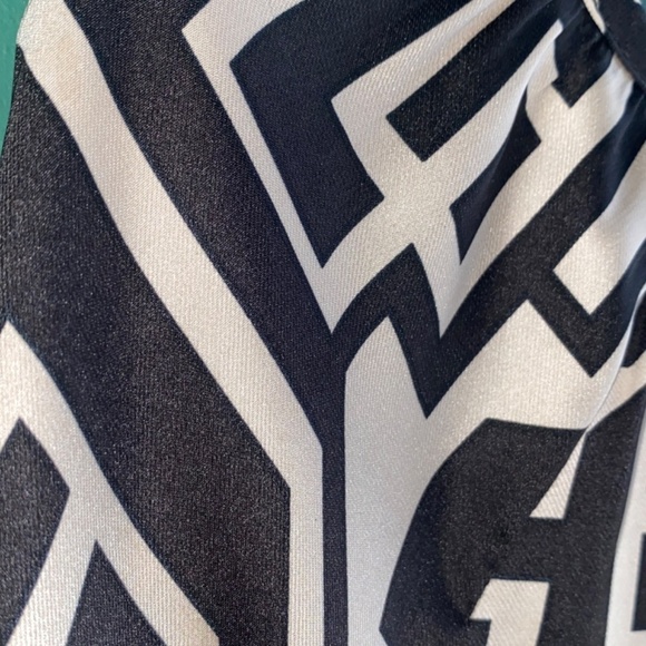 Richard Allen size 4 ladies signature top excellent condition - Picture 7 of 7